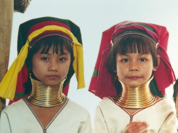 medium_femmesgirafes2.jpg